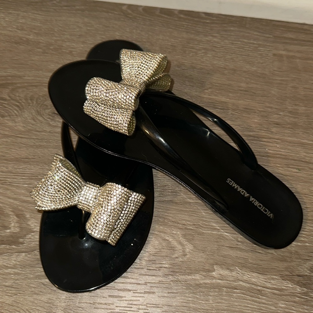 Black sandals with Silver bow